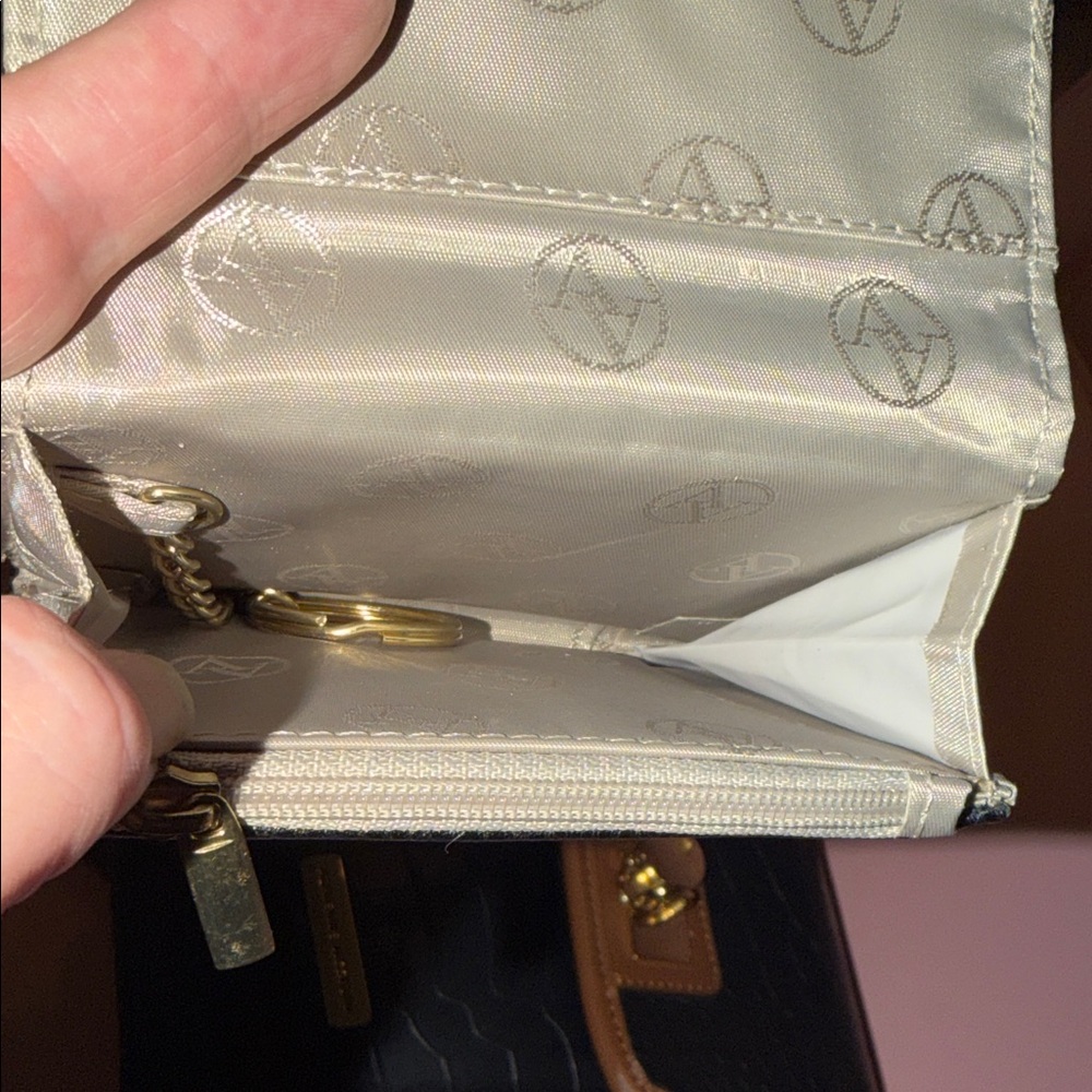 Adrienne Vittadini Elegant Black and Tan Crossbody Bag with wallet - Picture 11 of 11